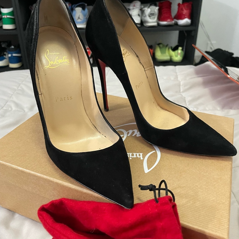 Christian Louboutin blk suede So Kate pumps